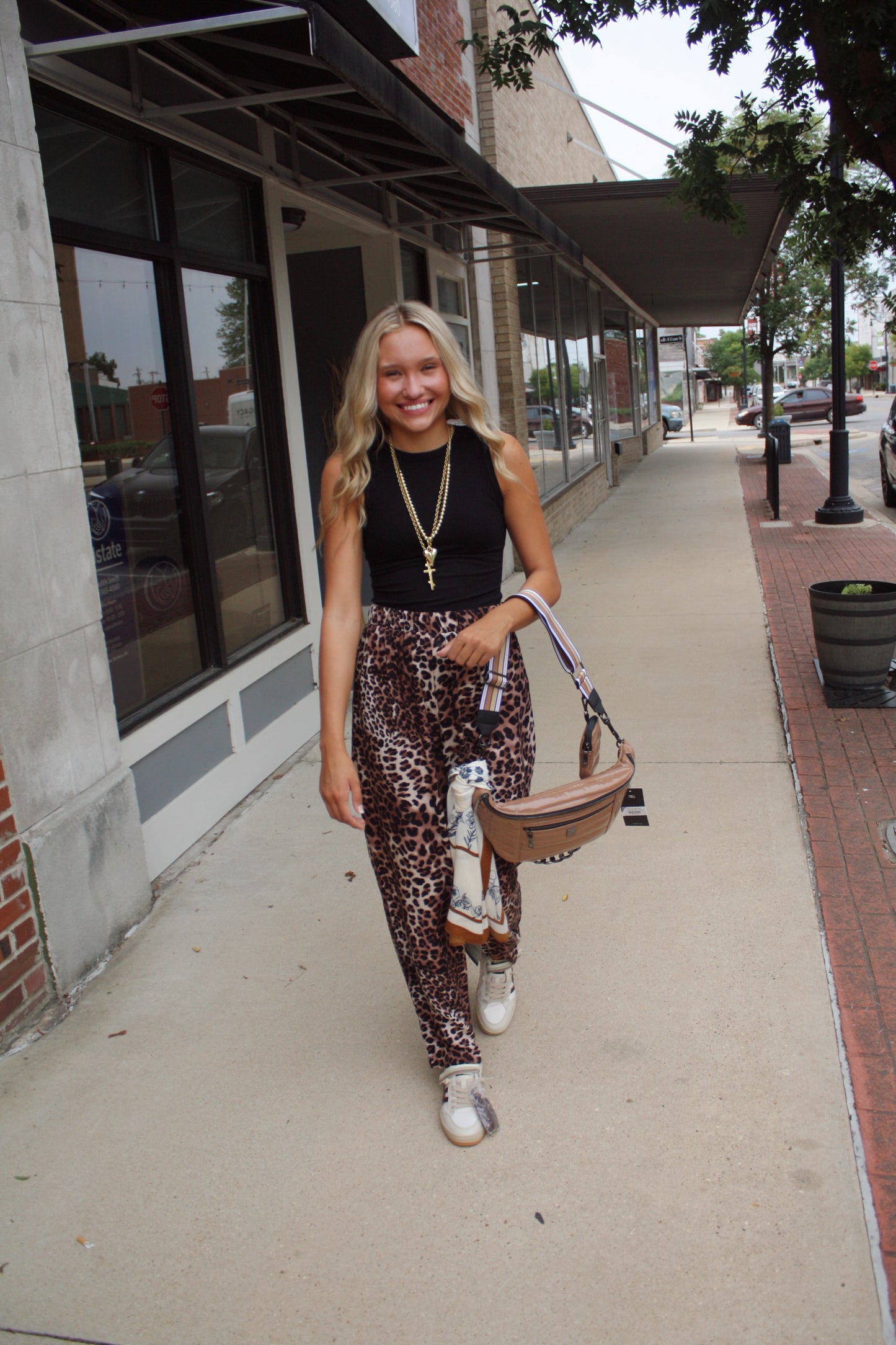 Elastic Band Leopard Wide Leg Pants