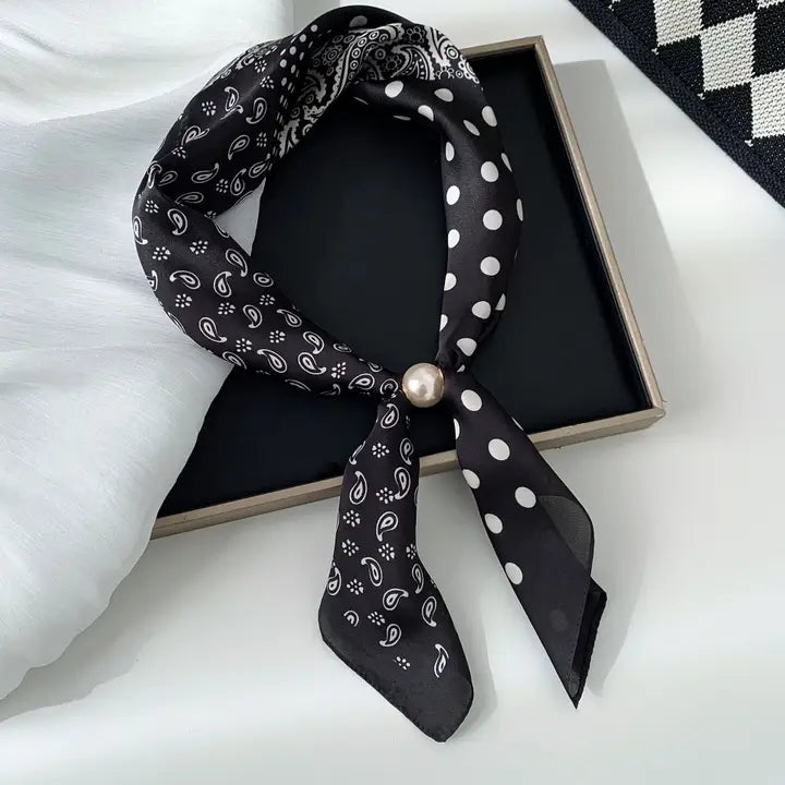 Pearl Magnetic Clasp Scarf