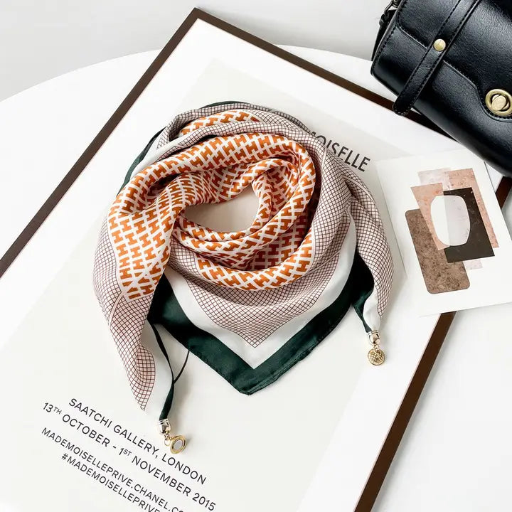 Magnetic Print Triangle Scarf