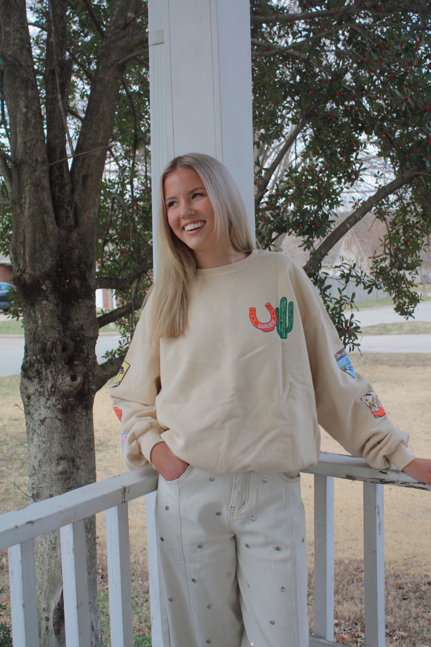 WESTERN PATCHES OVERSIZED CREW SWEATSHIRT