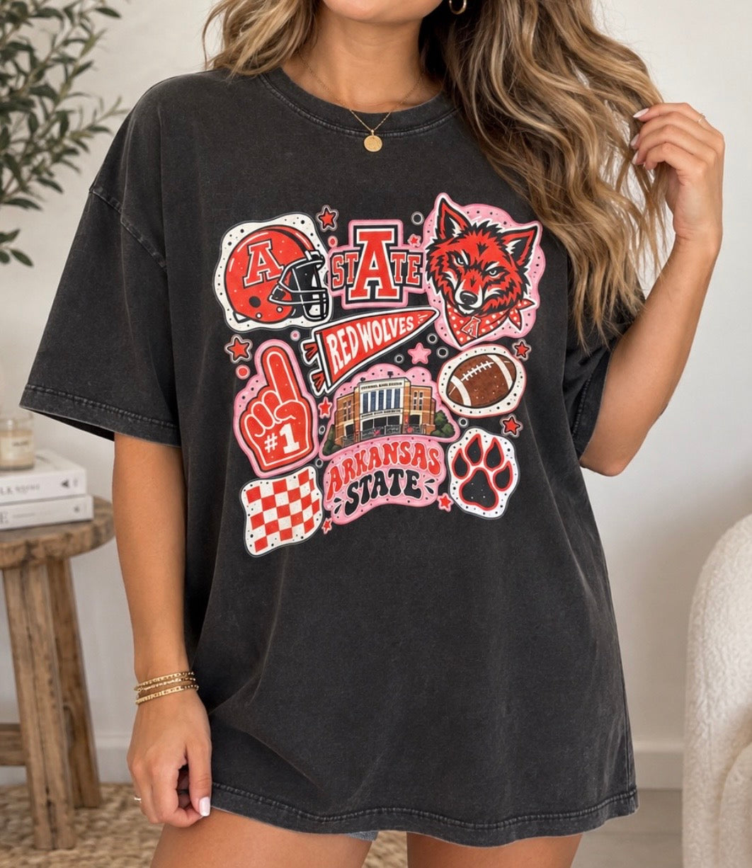 Oversized Red Wolves Graphic T-Shirt