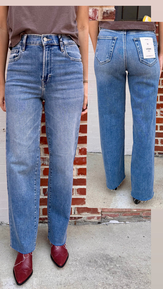 Logan Medium Dark Stretch Dad Jean
