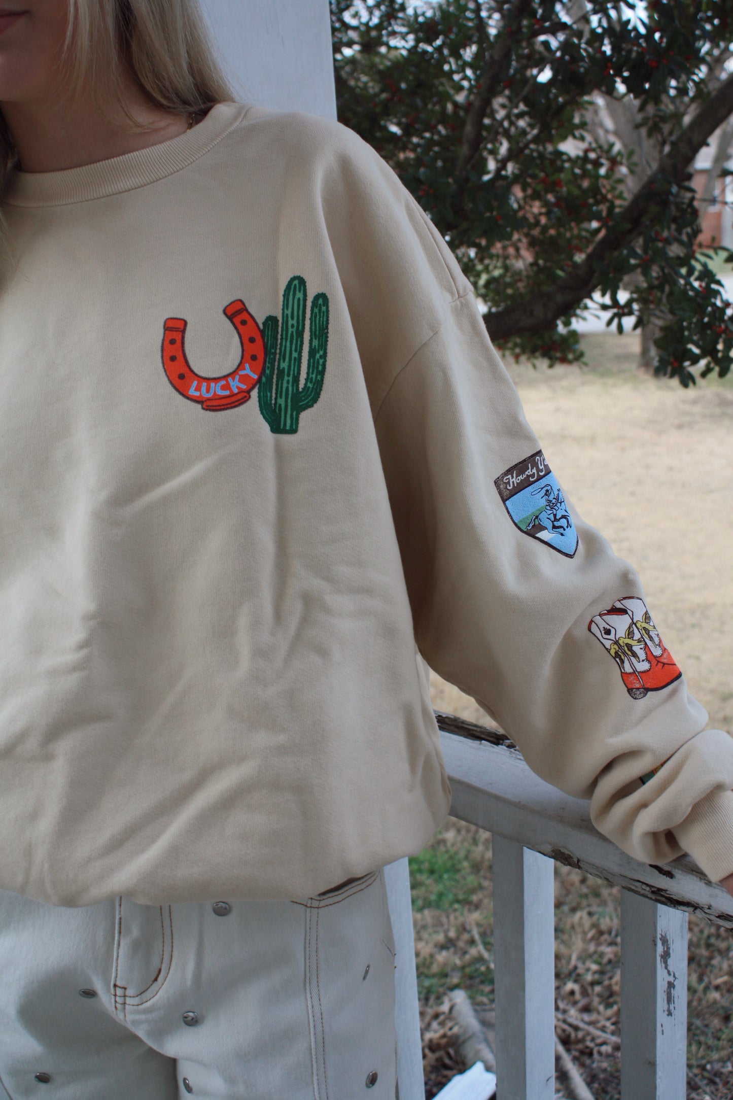 WESTERN PATCHES OVERSIZED CREW SWEATSHIRT