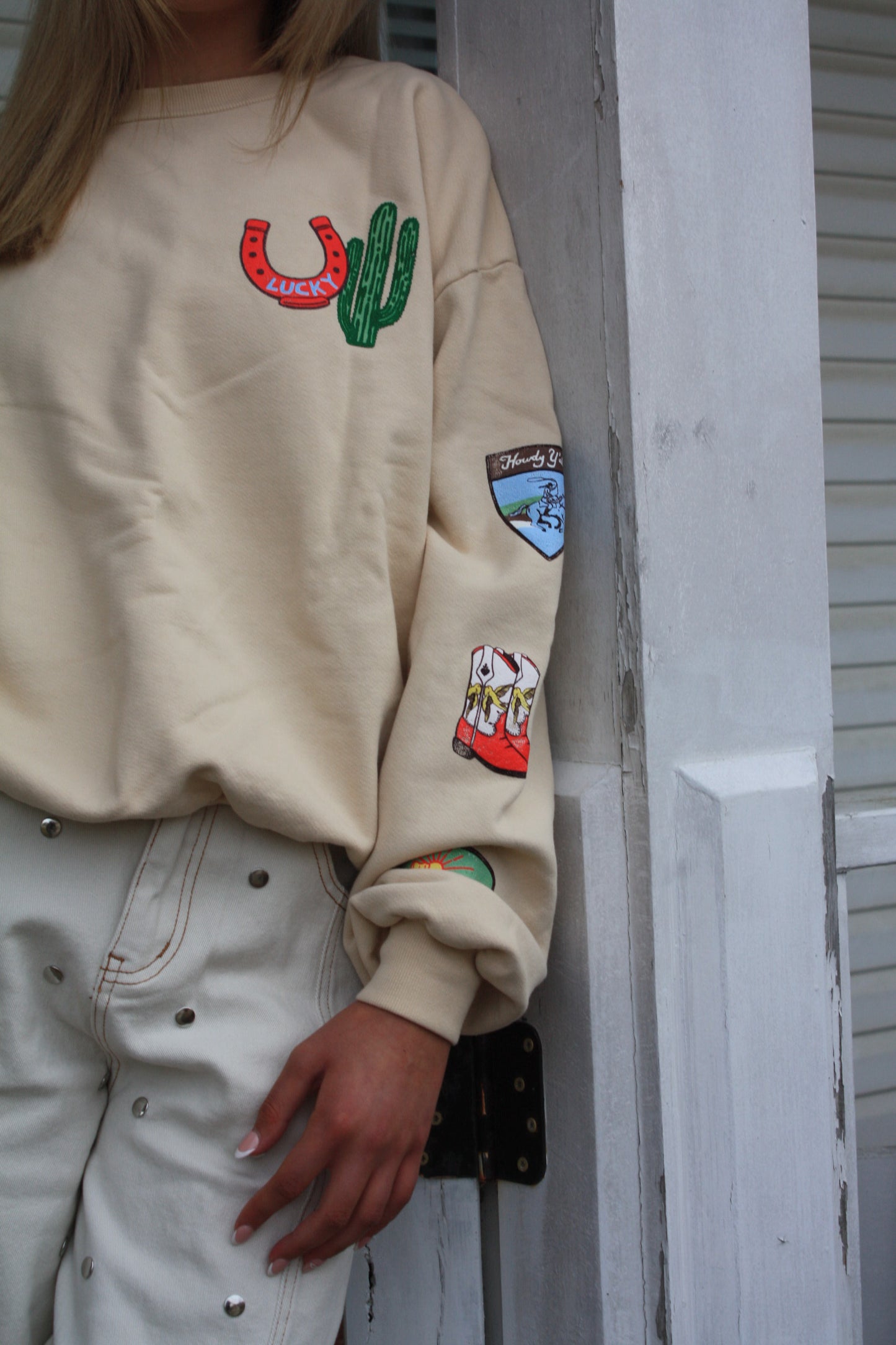 WESTERN PATCHES OVERSIZED CREW SWEATSHIRT