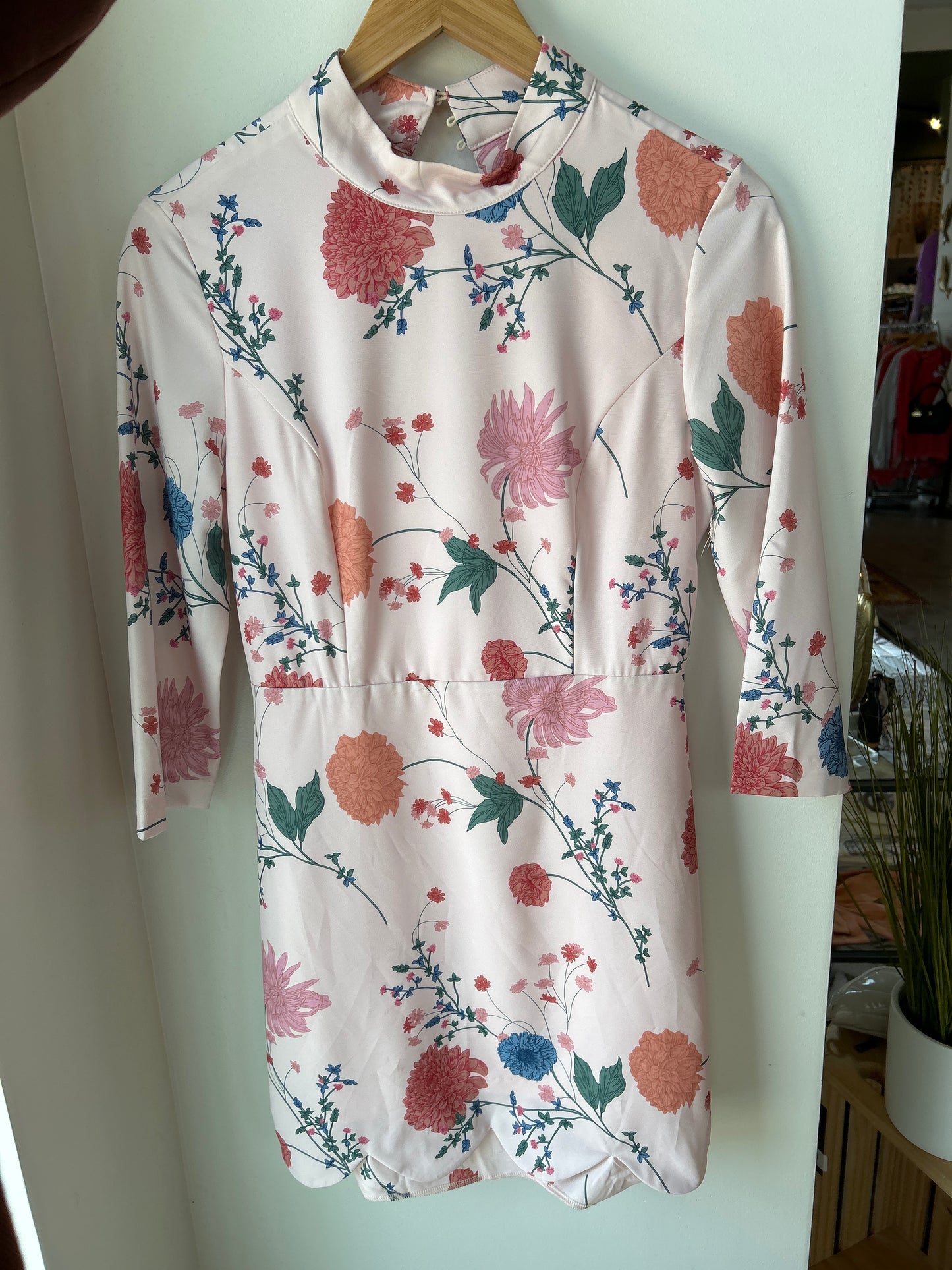 Floral Scalloped Hem open back dress