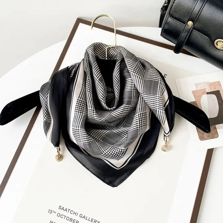 Magnetic Print Triangle Scarf