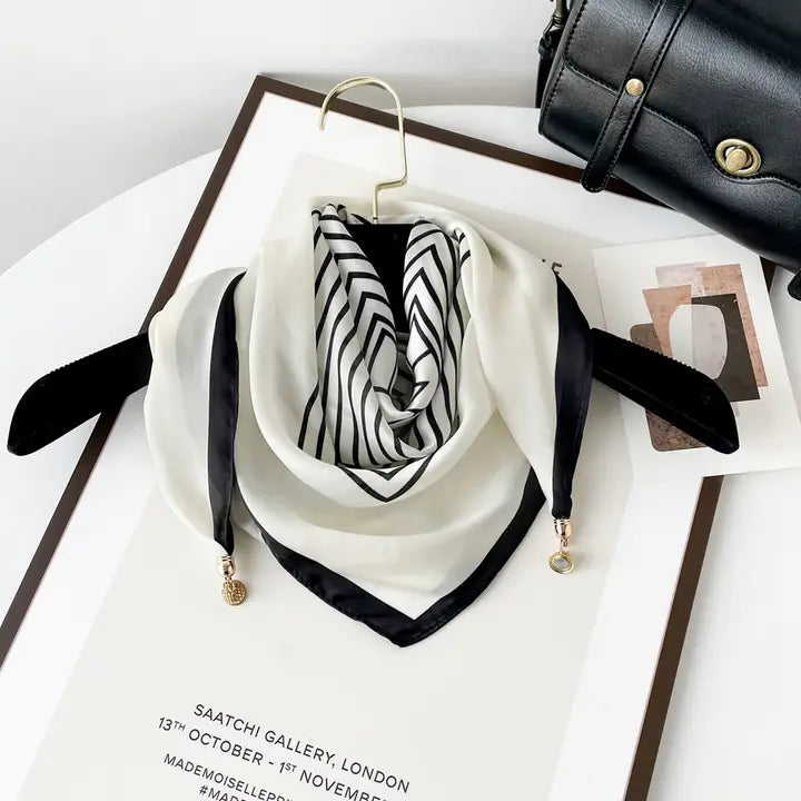 Magnetic Print Triangle Scarf