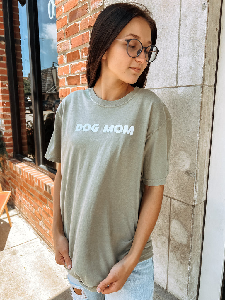 Dog Mom Tee